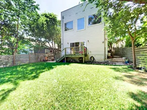 3BR 2BA Rooftop Deck East Downtown by RedAwning - Image 3
