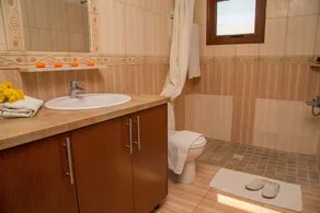 Coral Bay Sunlove Villa - Image 5