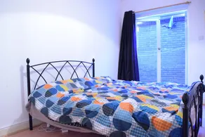 Cosy 1 Bedroom in East London - Image 3