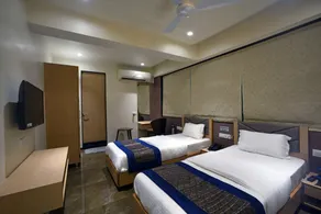 Hotel Middle Town - Image 4
