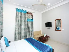OYO 472 Hotel Sareen - Image 2