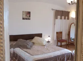 l'Hote Antique - Image 3