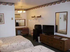 Ozark Plaza Motel - Image 3