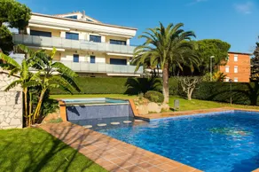 BL-1 CALELLA DE PALAFRUGELL 6 PAX - Image 2