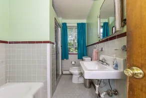 Charming Waterfront 3 Bedroom Cabin by RedAwning - Image 5