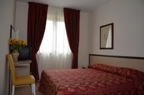 Motel Boston - Image 2