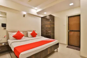 OYO Hotel Dan - Image 5