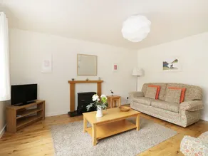 3 Angus Crescent - Image 2