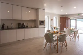 Hillside House Residence - Image 5