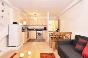 Bridge Apartments - Image 5
