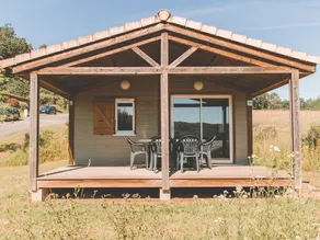 Comfortable chalet with a covered terrace, on a slope - Image 4