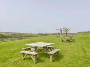 Stables - Image 4