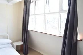 2 Bedroom Flat Near The River Thames - Image 5