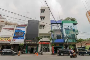 RedDoorz near Centre Point Mall Medan 2 - Image 3