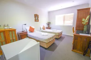Regency Apartments Adelaide - Image 3