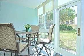 Bay Tree Beach Side - Image 5