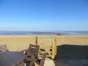 Sunset Beach Retreat - Image 4