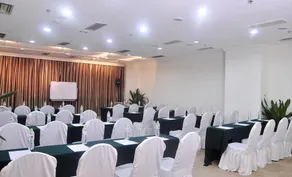 Garden City Hotel - Image 5