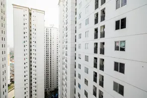 1BR with Sofa Bed at Bassura City Apartment By Travelio - Image 3