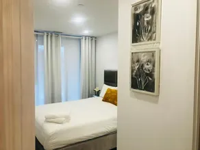 Toronto Downtown Suites City View - Image 2