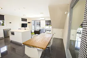 Astina Serviced Apartments - Parkside - Image 4