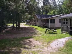 Happy Landing Lodge - Image 4