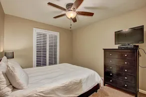SLS Kathleen Amazing Location with FREE Heated Pool, Spa, Pool Table & - Image 4