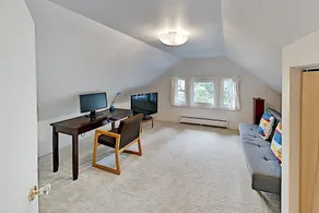 Charming - Blocks To Dining, Shops, Parks 3 Bedroom Home - Image 2