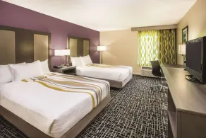 La Quinta Inn by Wyndham Waldorf - Image 2