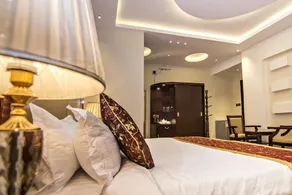 Dreams Houses Furnished Suites - Image 2
