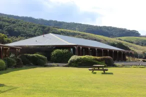 Skenes Creek Lodge Motel and Restaurant - Image 4