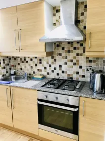 35 Swinton Street - Image 3