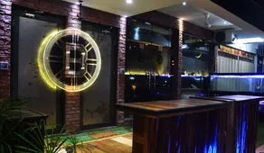 Bunker Hotel & Restaurant - Image 2
