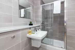 Stunning Studio Apartment in Salford Quays - Image 5