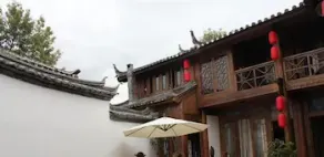 Lijiang on Road Mansion - Image 3