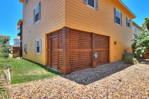 Port Amazing 4 Bedroom Home - Image 4