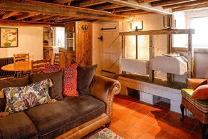 The Cheese House, Gileston Manor - Image 4