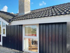 Charming Holiday Home in Henne With Whirlpool - Image 4