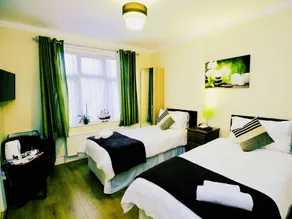 Gable Lodge London - Image 4