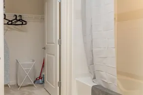 Downtown LA Fully Furnished Apartment - Image 5