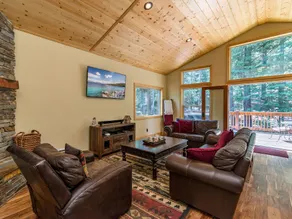 3br W/ Hot Tub, Fireplace, & Grill 3 Bedroom Home - Image 2
