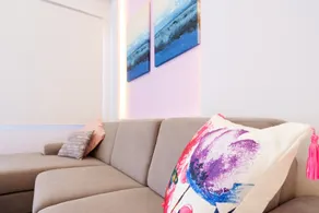 Cozy Home close to old Port Sea Front & Parking - Image 3