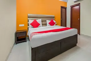 OYO Flagship North Campus - Image 2