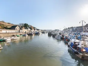 Cozy Holiday Home in Port-en-bessin-huppain With Heating Facility - Image 5