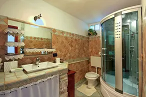 House Ester - Image 4