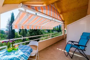 Apartments Donita - Standard Two Bedroom Apartment with Balcony and Sea View - Image 4