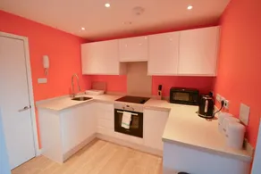 Modern Studio in Desirable Clifton Area - Image 3