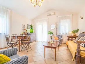 Conventional Holiday Home in Umag with Private Pool - Image 5