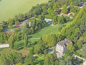 Cozy Mobile Home in the Lubéron Near a spa Resort - Image 5