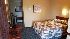 Golden West Motor Inn - Image 2